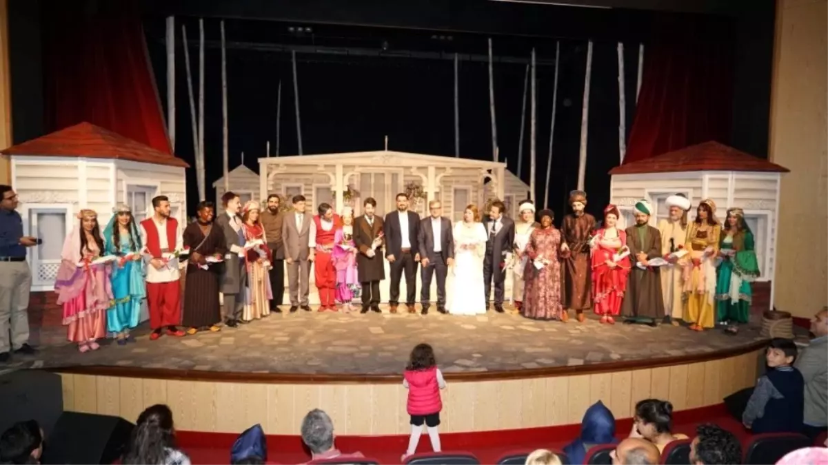 Yedekçi\' Tiyatro Oyunu Beğeni Topladı