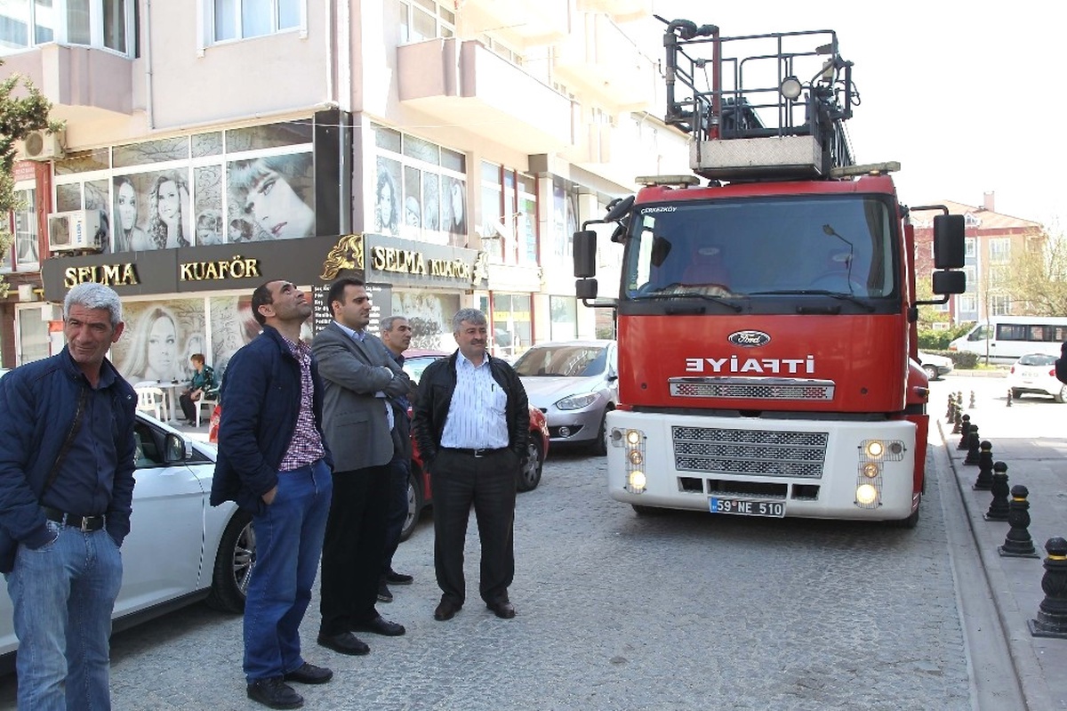 Alevler Arasında Kalan Engelli Vatandaşı Itfaiye Kurtardı