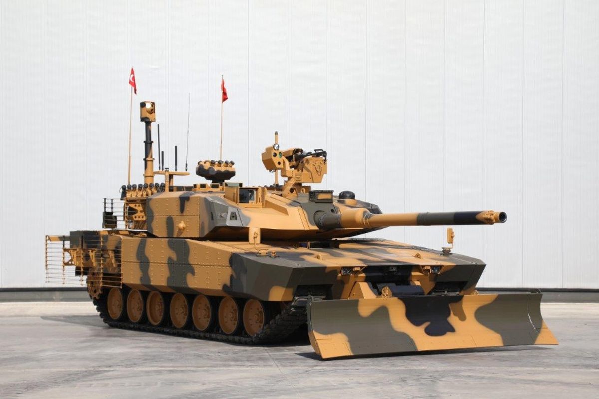 Altay\'ın Aht Versiyonu Ilk Kez Sergilendi