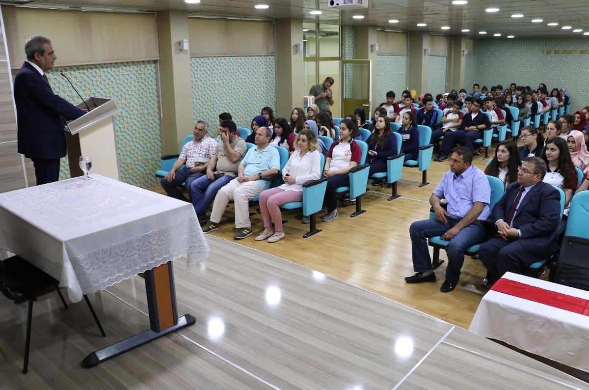 Başkan Demirkol TOBB Fen Lisesi Öğrencileriyle Buluştu