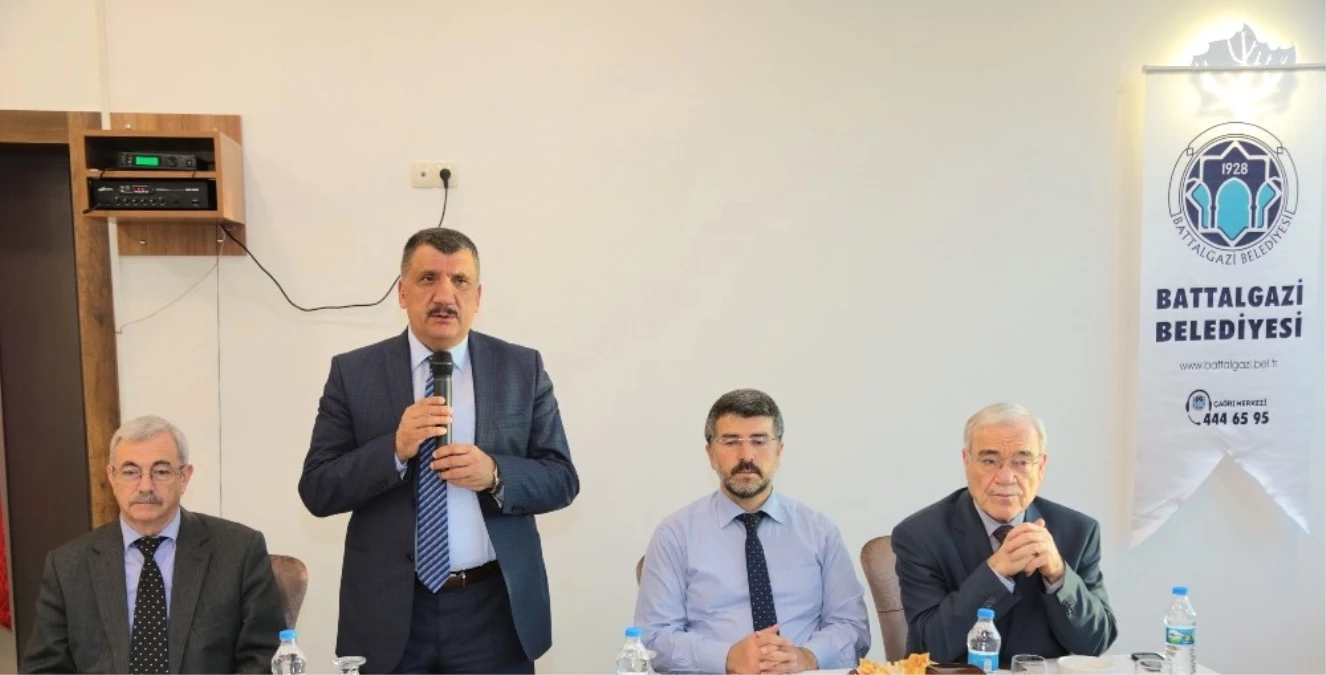 Belediye Başkanı Gürkan Akademisyenlerle Bir Araya Geldi