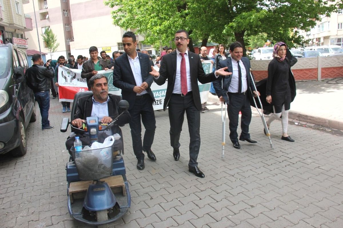 Bingöl\'de Engelliler İçin Farkındalık Yürüyüşü