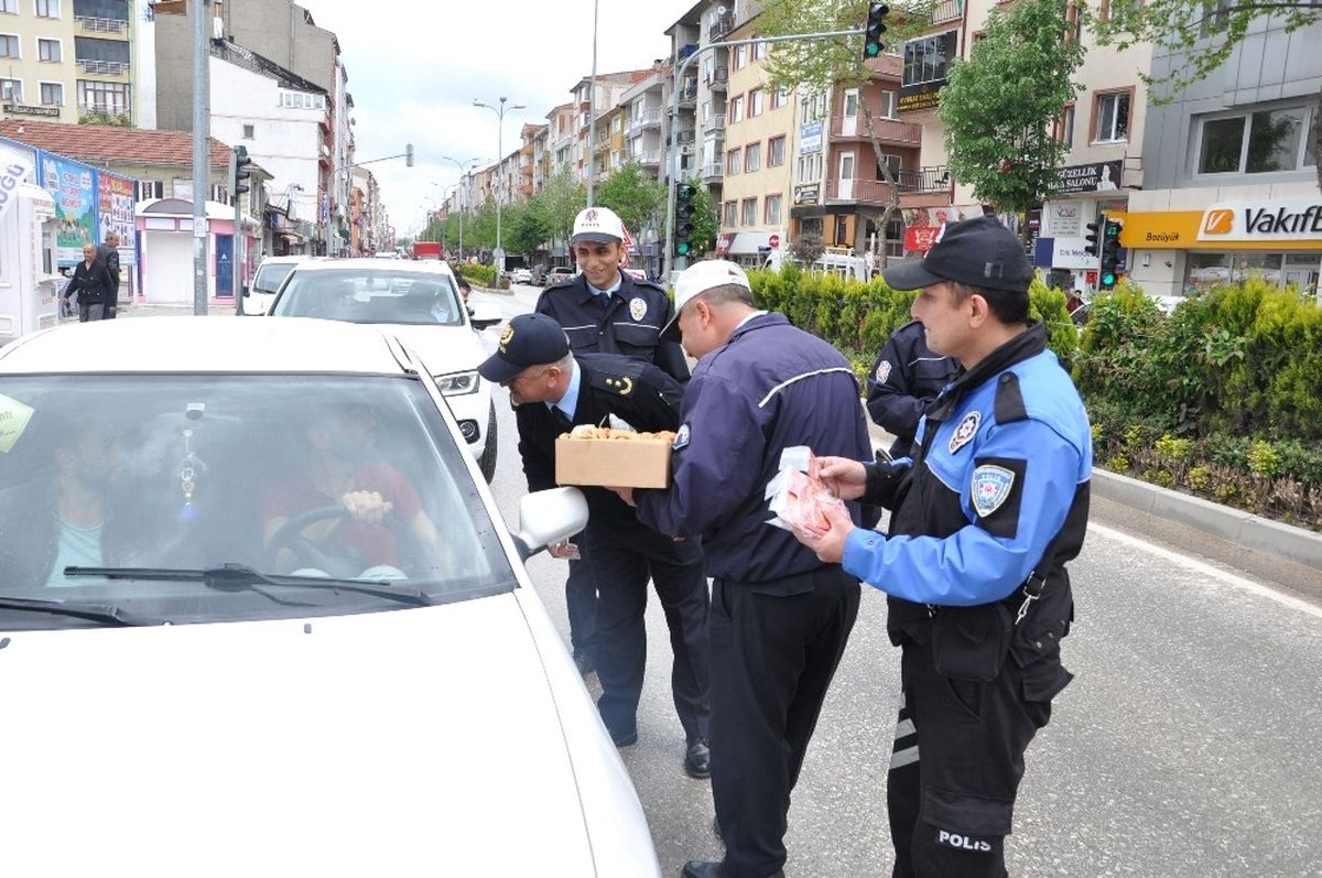 Bozüyük\'te Trafik Haftasında Sürücüler Unutulmadı