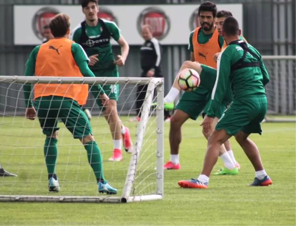 Bursaspor\'da Beşiktaş Hazırlıkları Sürüyor