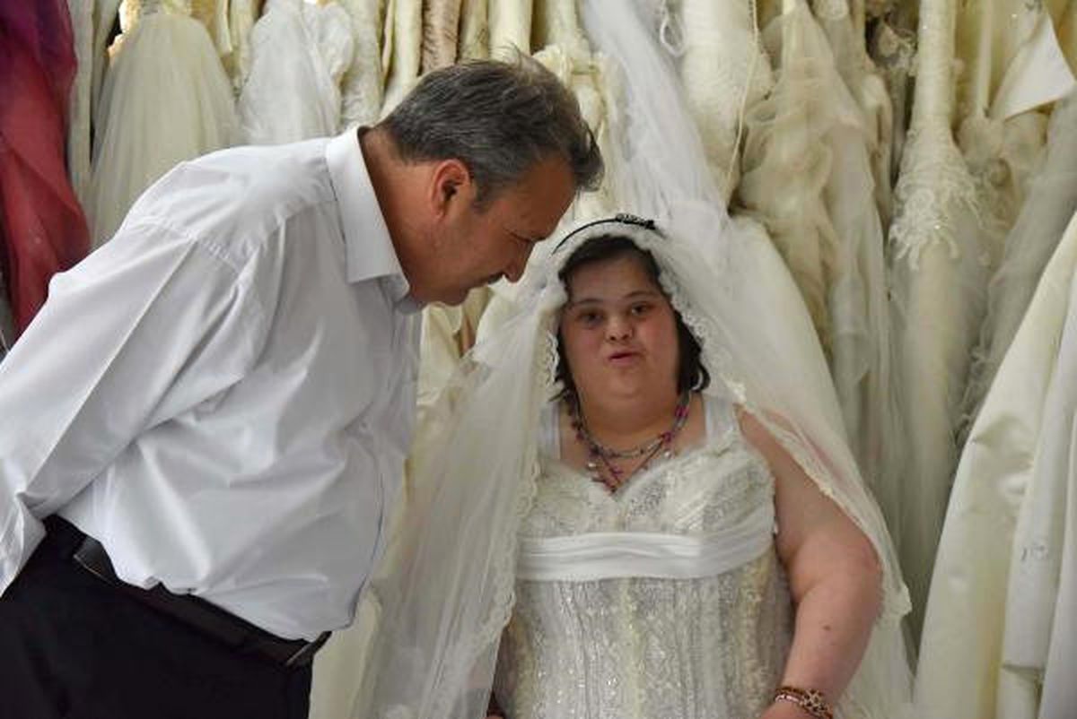 Down Sendromlu Güllü\'nün Gelinlik Hayali Gerçek Oldu