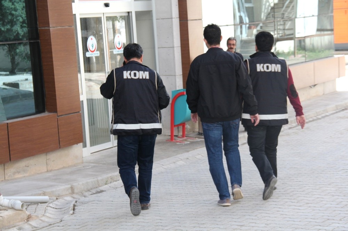 Elazığ Merkezli 7 İlde Fetö/pdy Operasyonu: 12 Gözaltı