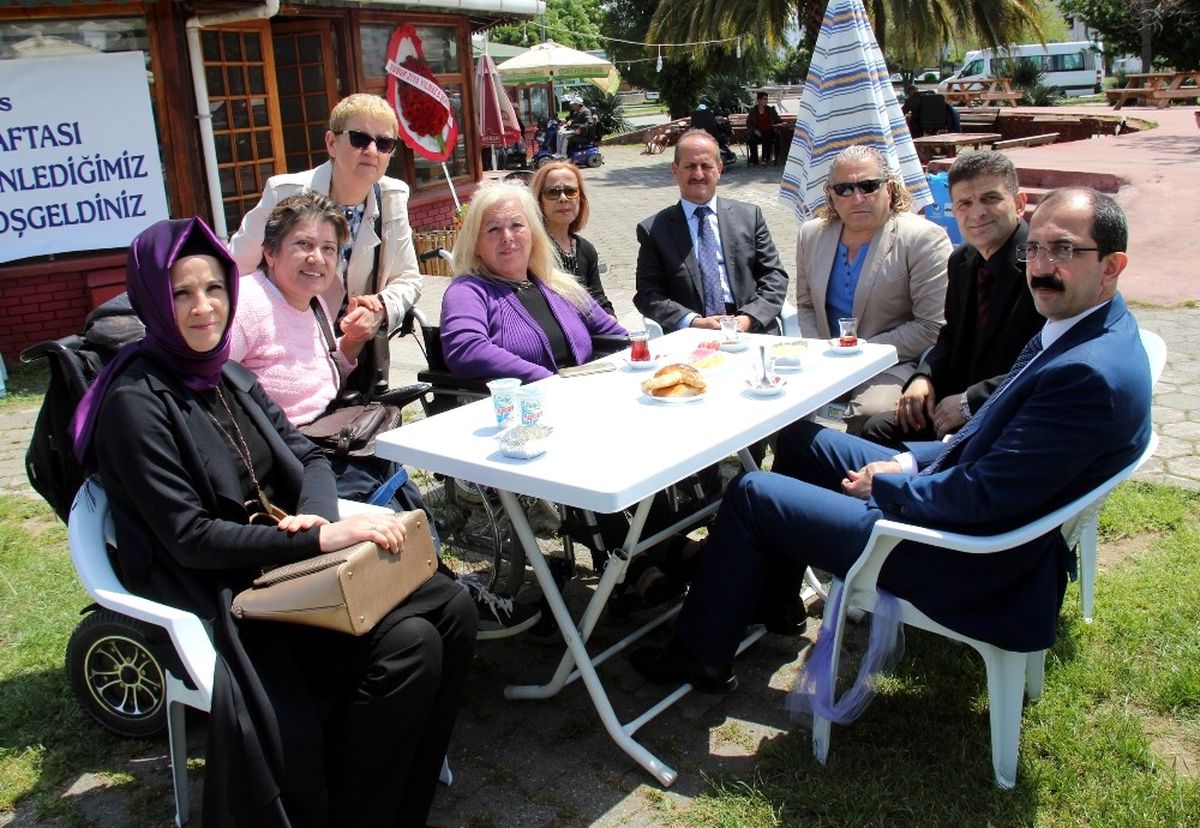 Engellilerden Tekerlekli Sandalye İçin Kermes