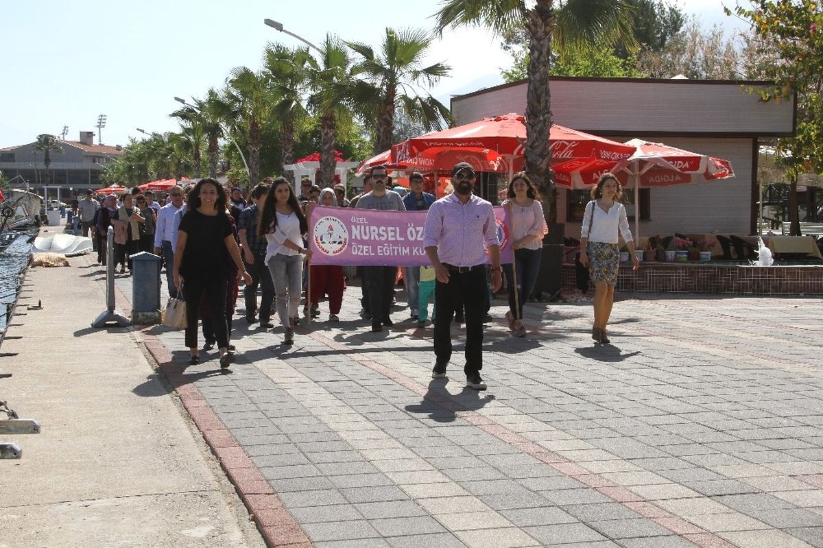 Fethiyeli Engellilerden Anlamlı Yürüyüş