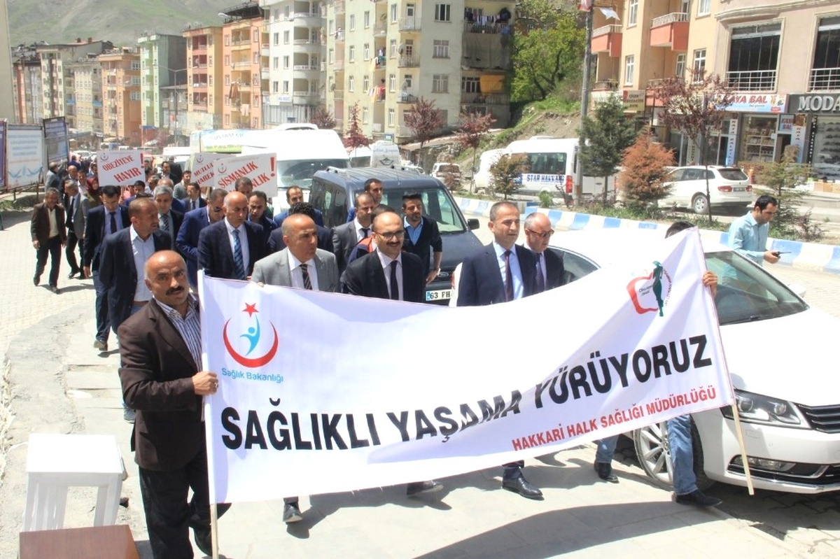 Hakkari\'de "Sağlık İçin Hareket Et" Yürüyüşü