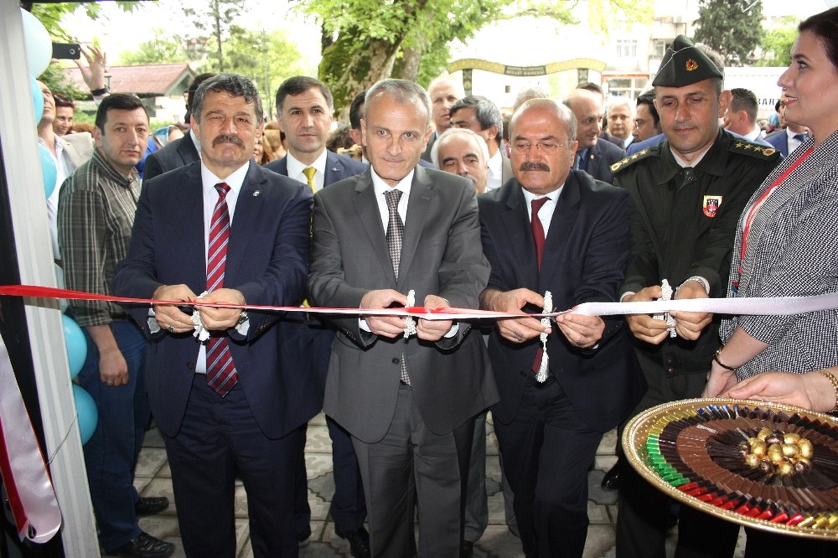 Halk Eğitim Kursiyerleri Hünerlerini Sergiliyor