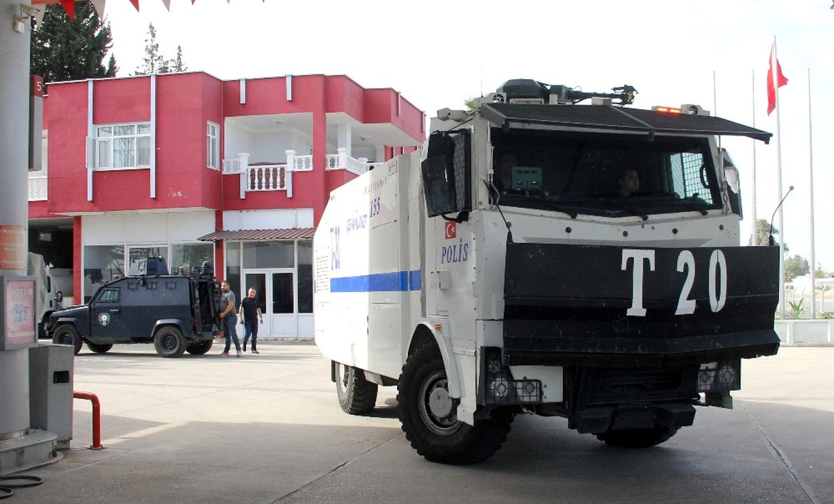 Husumetli İki Aileye 300 Polisle Şafak Baskını