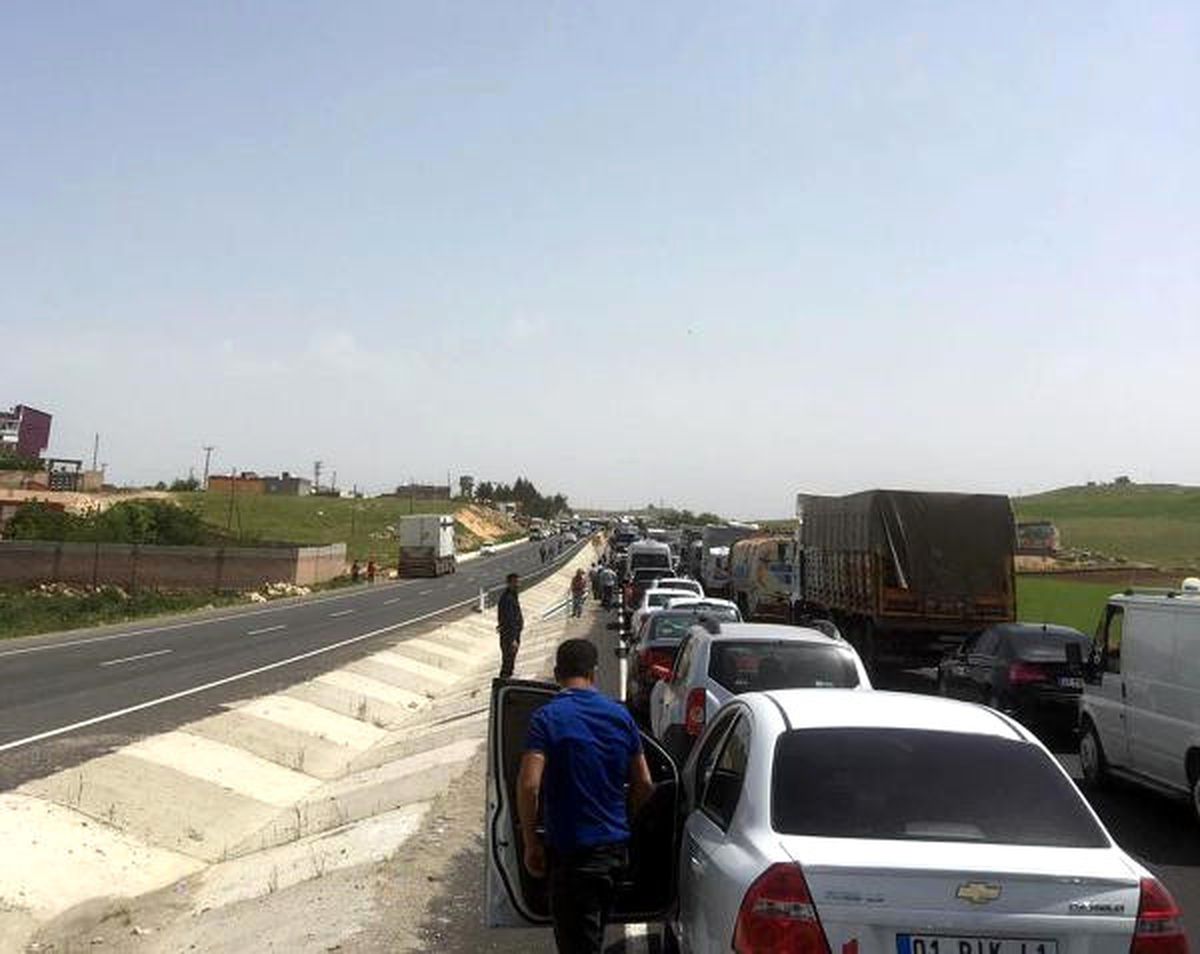 Kamyon Çocuğu Ezdi, Köylüler Yolu Trafiğe Kapattı