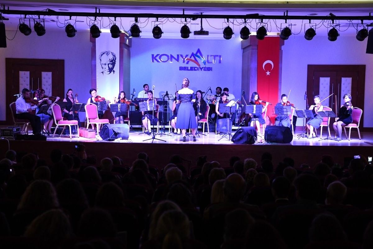 Konyaaltı Orkestrası\'ndan Konser
