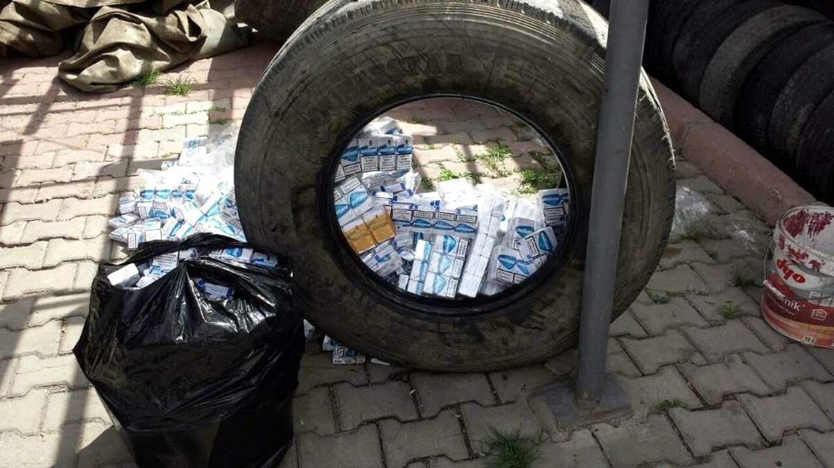 Lastik İçinde Kaçak Sigara Yakalandı