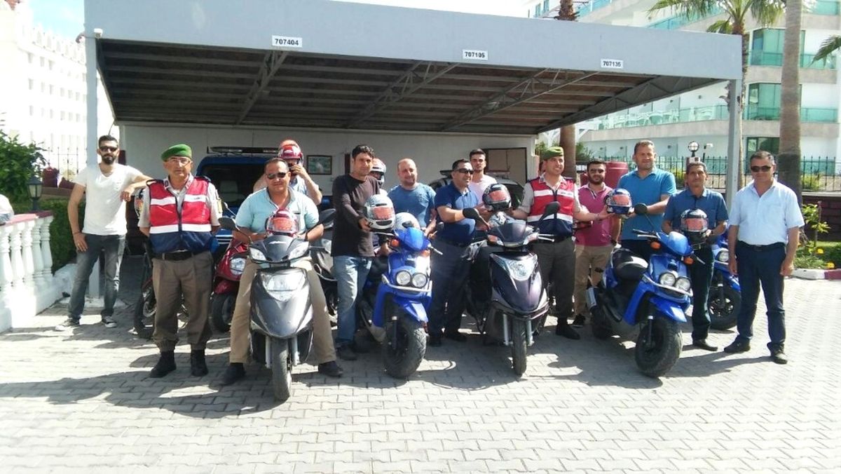 Manavgat\'ta Motosiklet Sürücülerine Kask Jesti