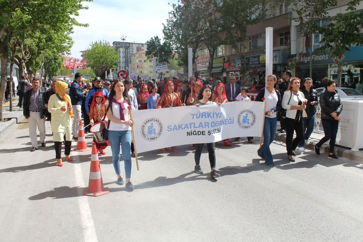 Niğde\'de Engelliler Haftası Nedeniyle Yürüyüş Düzenlendi
