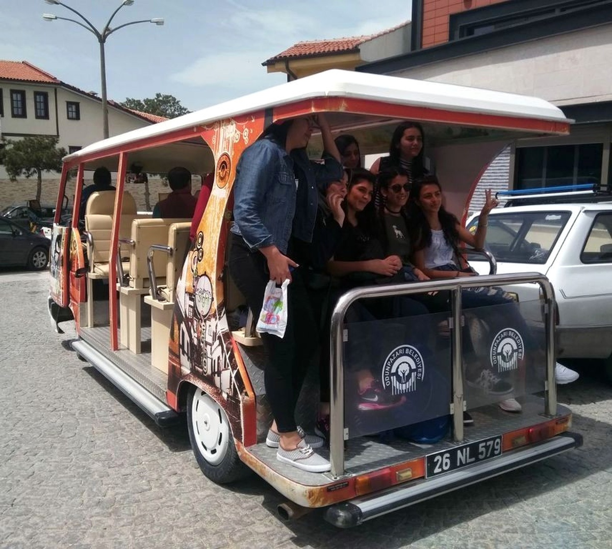 Odunpazarı\'nda Tur Aracıyla Gezinti Keyfi