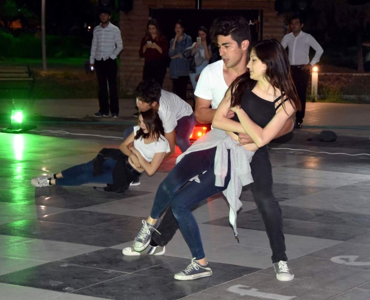 Parkta, Sokakta, Sanat Aliağa\'da Devam Ediyor