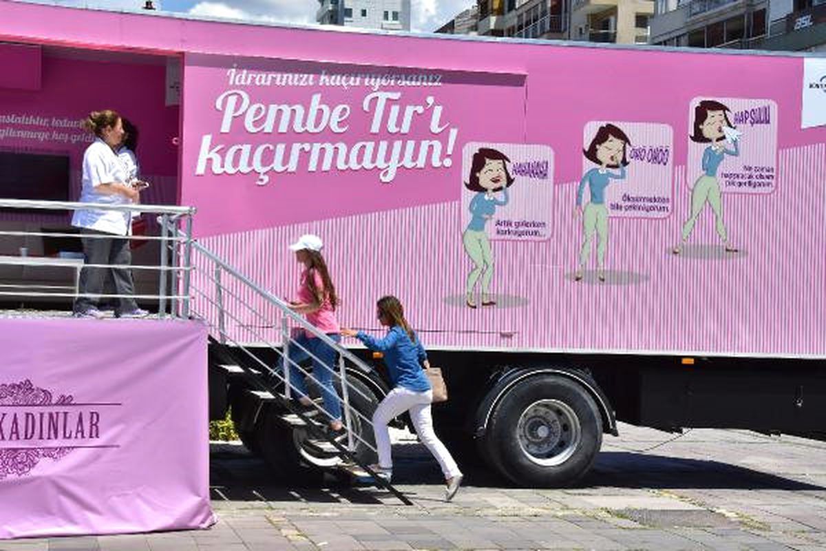Pembe Tır İzmir\'de