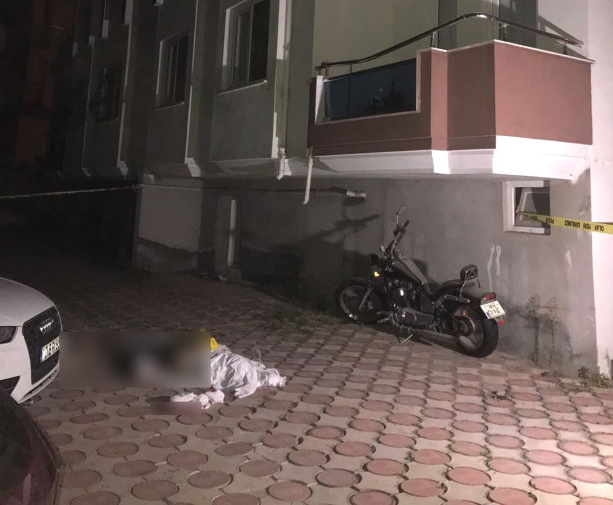 Polisten Kaçan Fetö Imamı Balkondan Düşüp Öldü