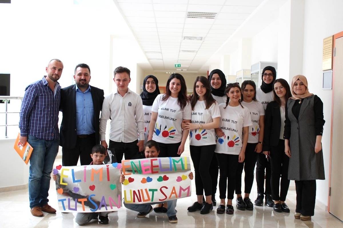 Sağlık Yüksekokulu Çocuk Gelişimi Bölümü Öğrencileri Özel Gereksinimli Çocuklarla Bir Araya Geldi