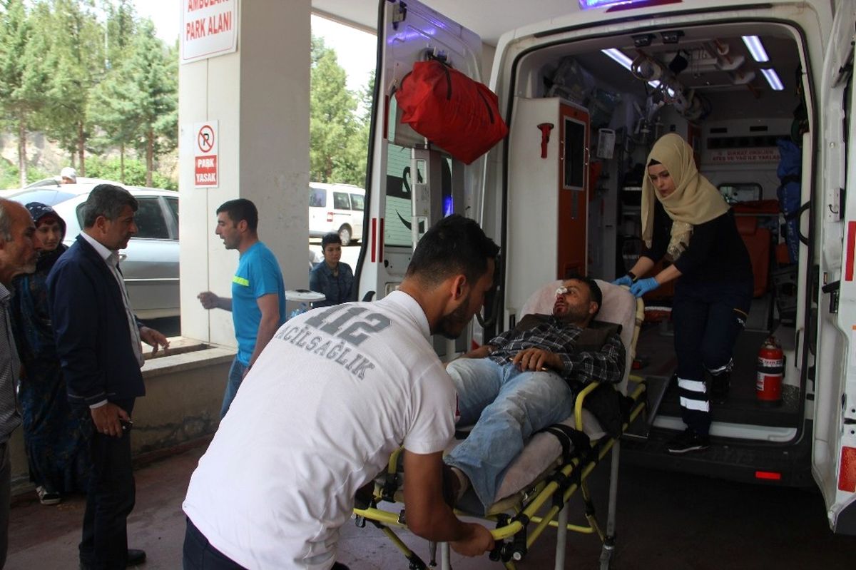 Şaka Kavgaya Dönüştü: 4 Yaralı