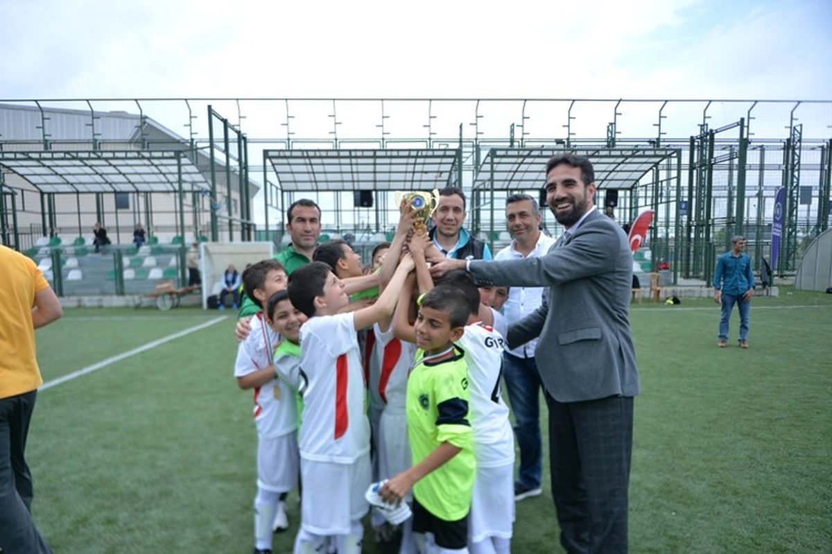 Şampiyonlar Kupalarına Kavuştu