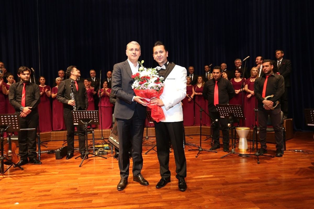 Satso\'da \'Bahar Meltemi\' Esti
