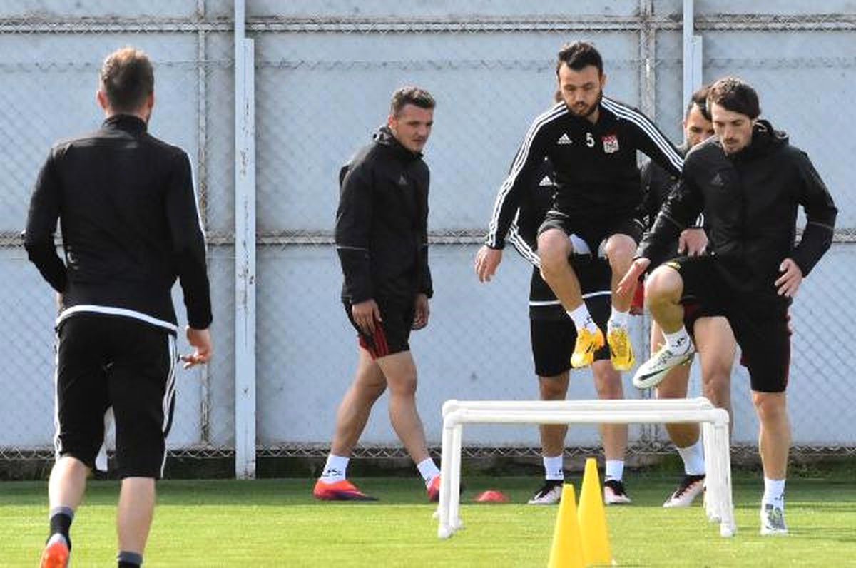 Sivasspor Teknik Direktörü Aybaba: Adana\'da Tur Atmak İstiyoruz