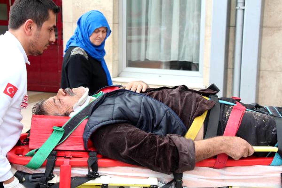 Tamir İçin Çıktığı Çatıdan Düşerek Yaralandı