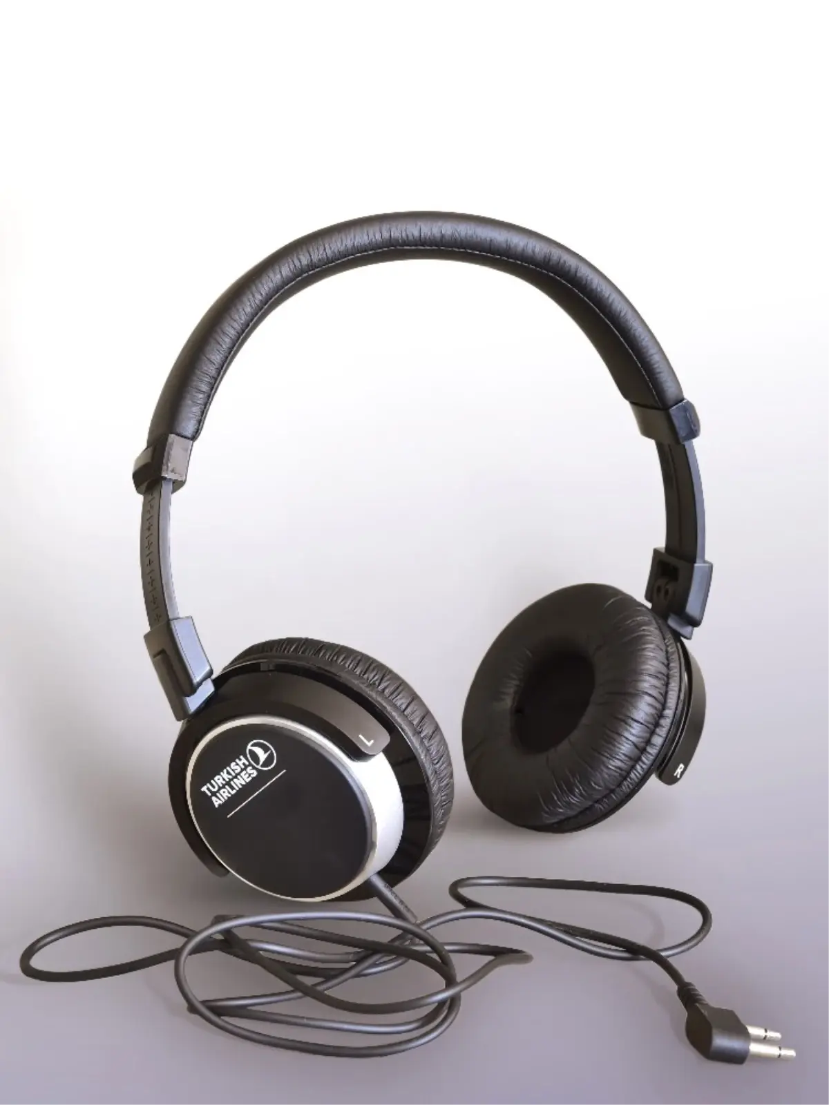 THY\'den Dış Hat Uçuşlarında Özel Kulaklık Uygulaması