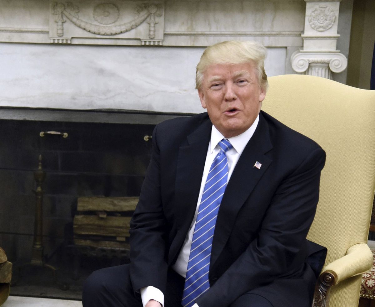 Trump, Fbı Başkanı Comey\'i Görevden Aldı