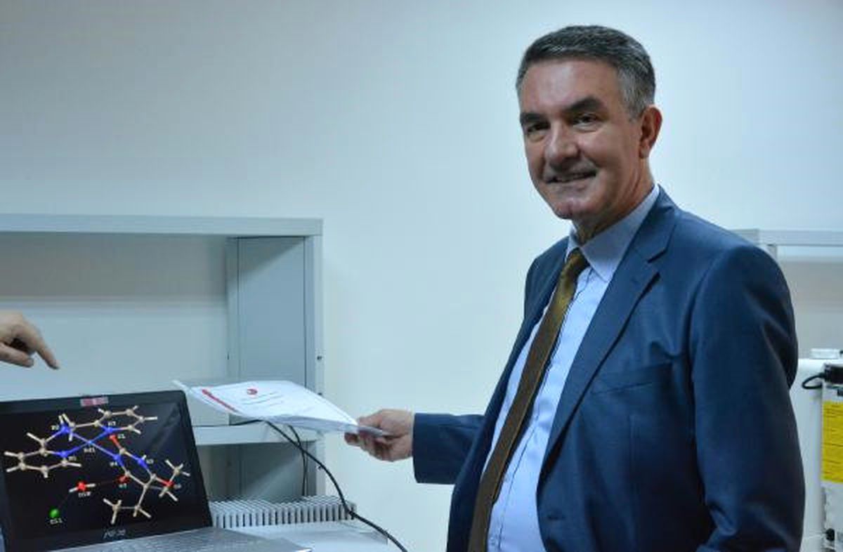 Türk Doktorlar Kolon Kanserini Tedavi Edecek Yeni Bileşik Buldu