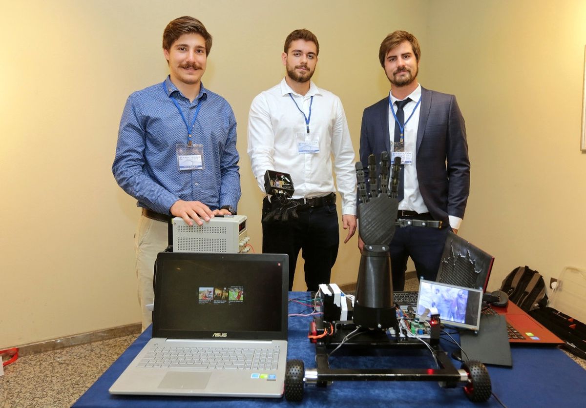 Üniversiteliler Bomba Imha Eden Robot Tasarladı
