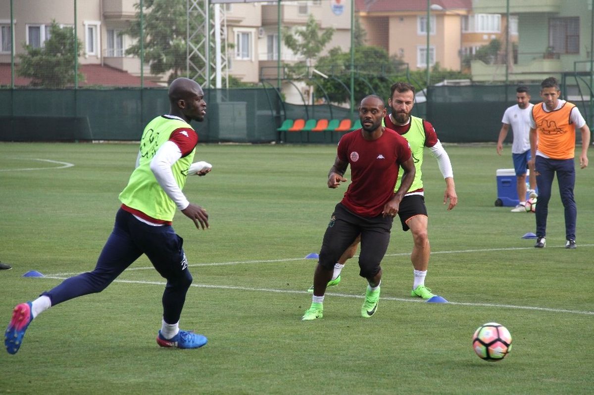 Vagner Love\'dan Takım Arkadaşlarına Teşekkür
