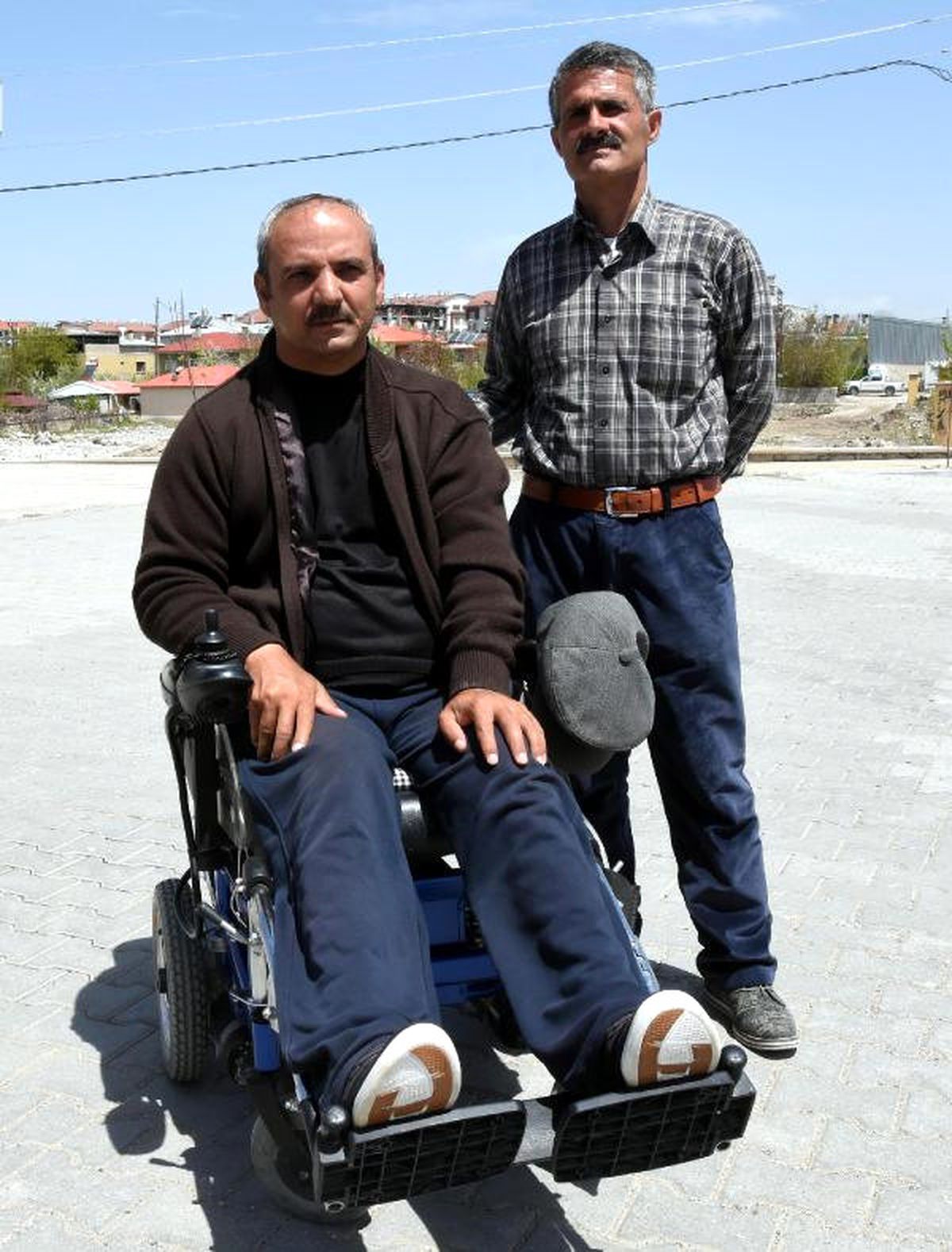 Van\'da Engellinin Alınan Akülü Aracı İade Edildi