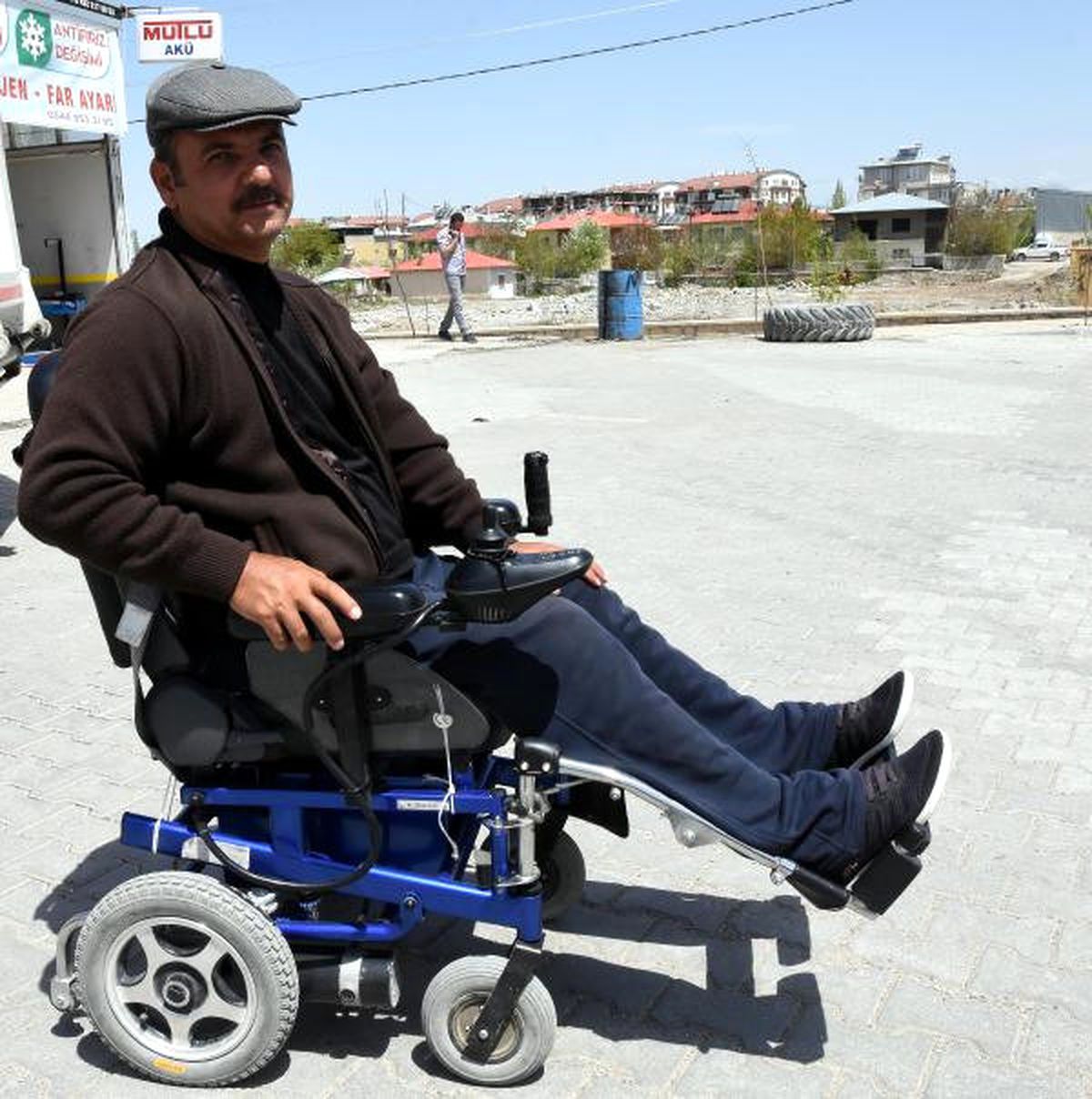 Van\'da Engellinin Alınan Akülü Aracı İade Edildi