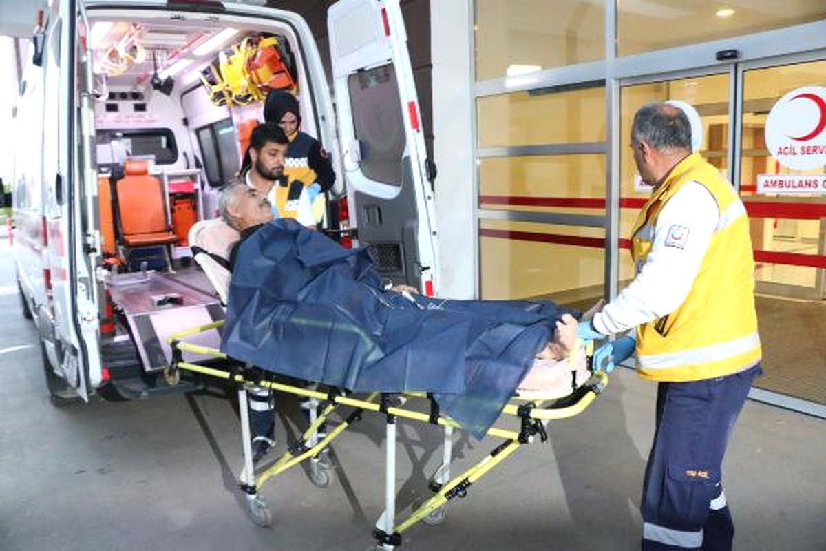 Yılanın Soktuğu Avcı, Hastanede Tedaviye Alındı