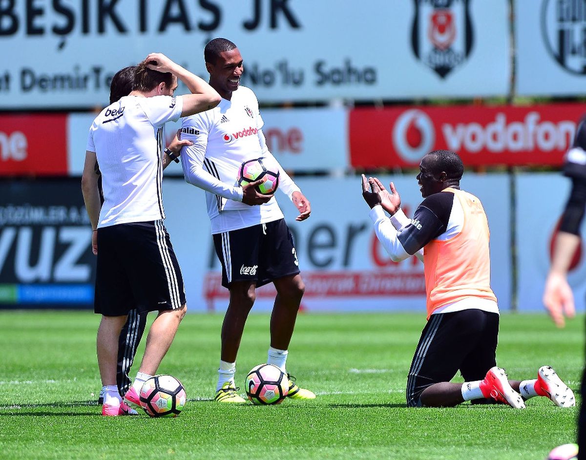 Aboubakar Arkadaşlarını Güldürdü