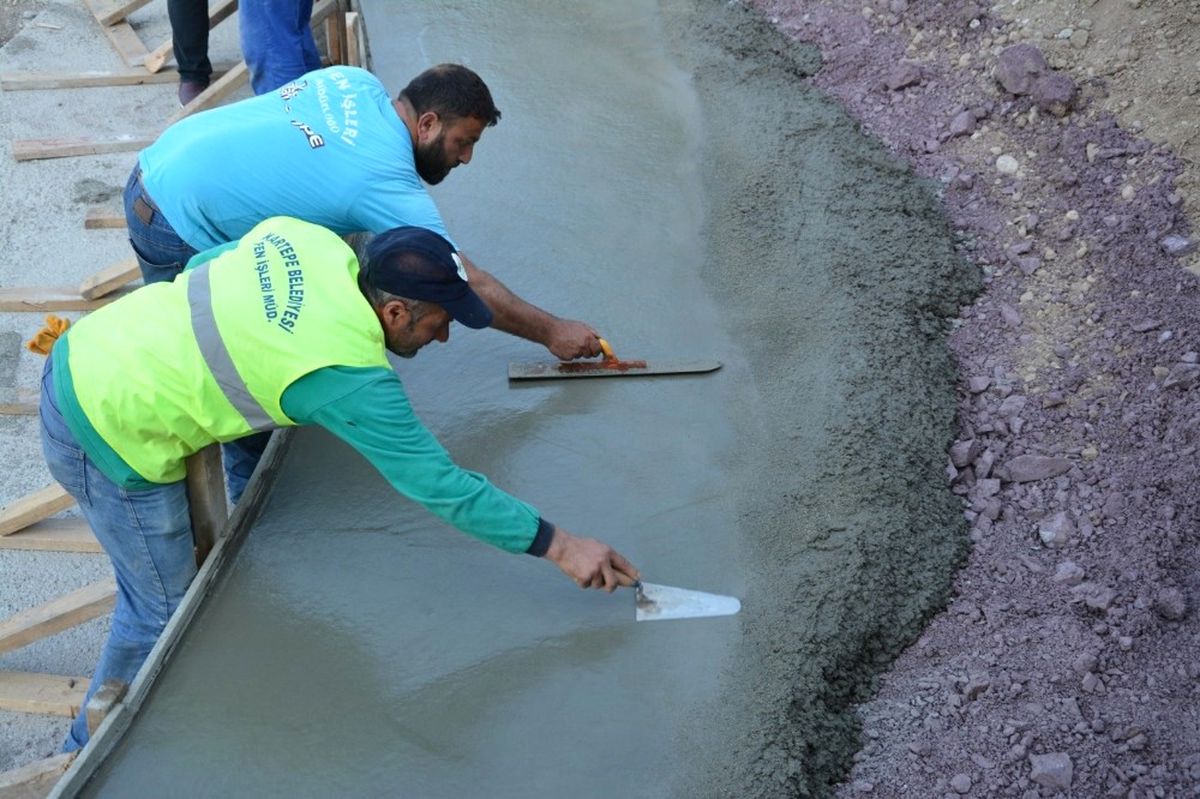 Arslanbey\'de Amfi Tiyatro Alanı İçin Çalışma Başlatıldı
