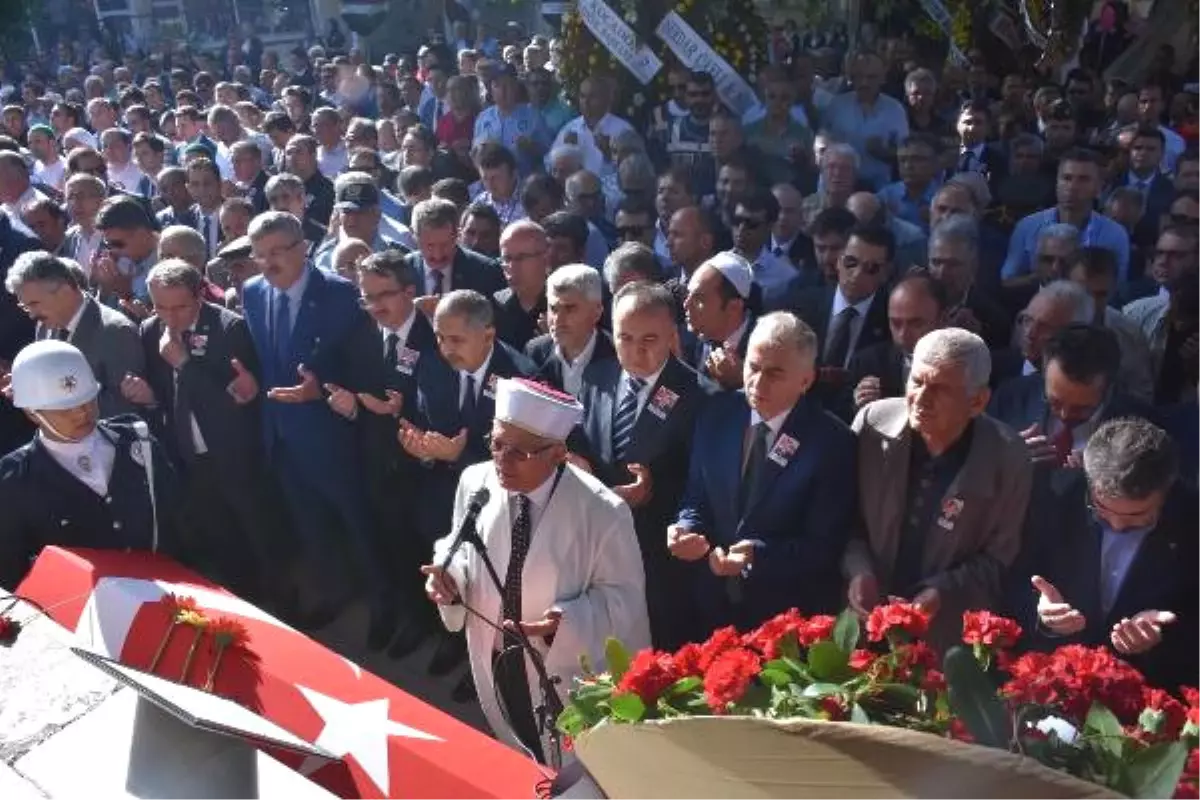 Başsavcı Alper ve Şoförü İçin Adliyede Tören (5)