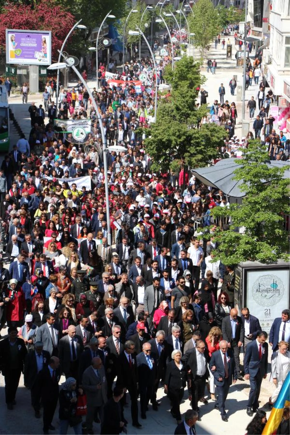 Bolu, İzzet Baysal\'a Saygı İçin Yürüdü