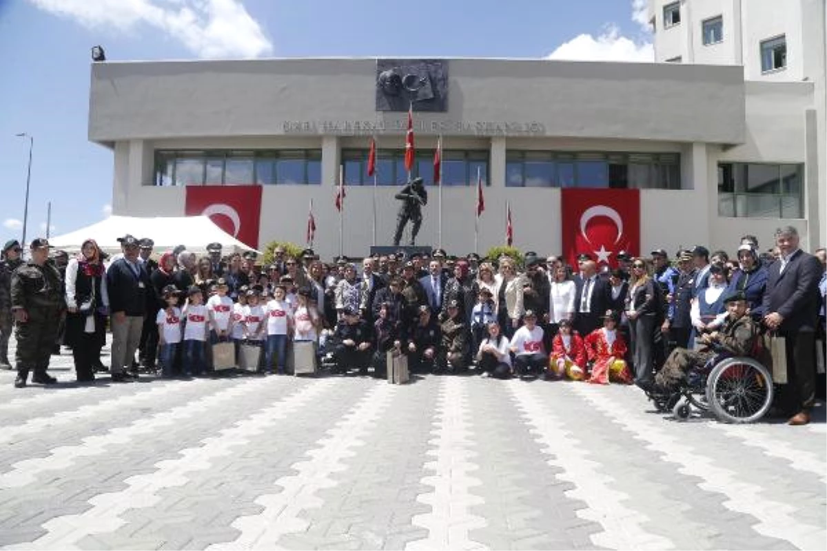 Dha Ankara - Engelli Çocuklar Üniforma Giyip Polis Oldu, Panzerle Göreve Çıktı