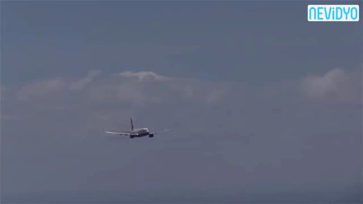 Dünyanın En İşe Yaramaz Havaalanında Tarihi An!