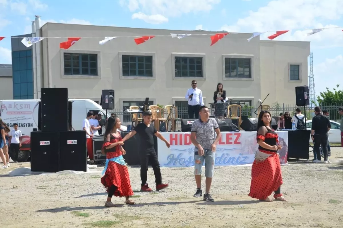 Efeler\'de Hıdrellez Bayramı Coşkusu