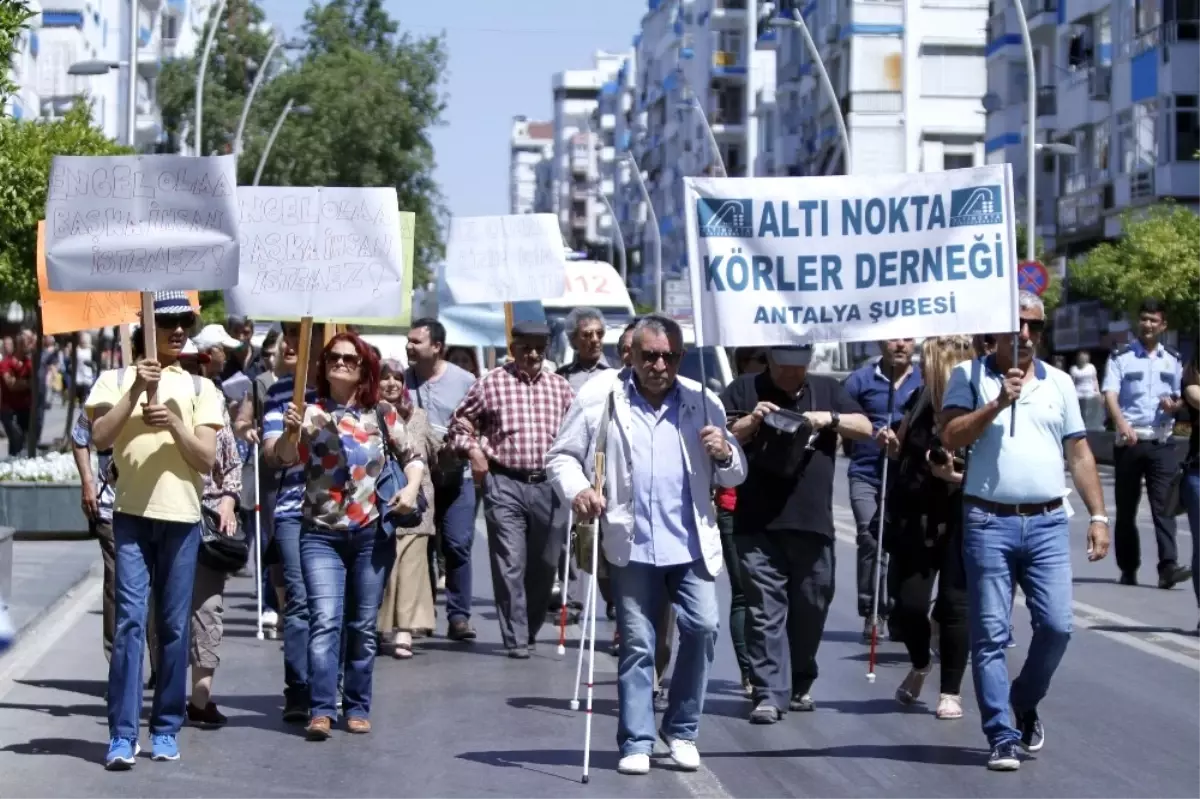 Engellilerden Trafikte Farkındalık Yürüyüşü