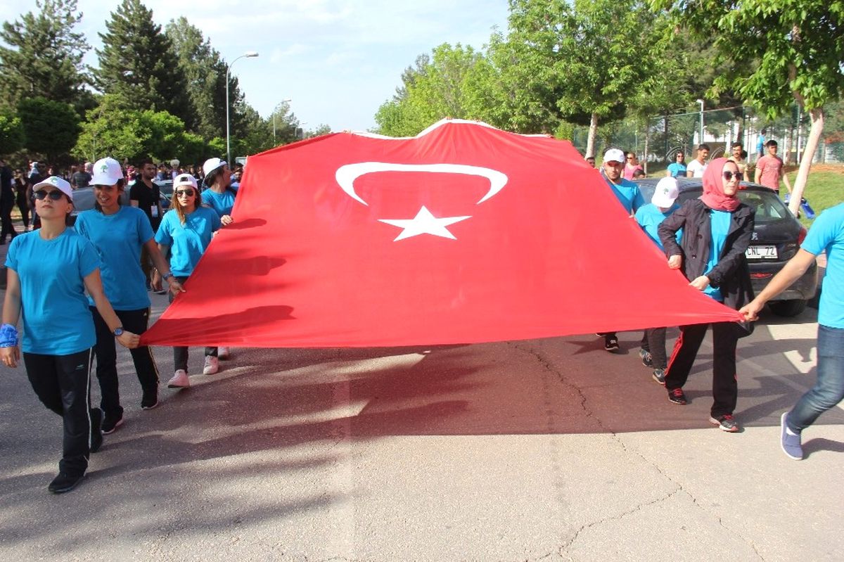 Gaün\'de Bahar Şenliği Davullu Zurnalı Kortej Yürüyüşü ile Start Aldı