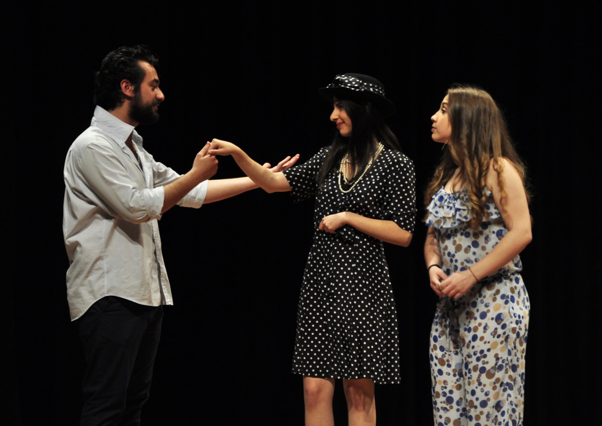 Genç Kursiyerlerin Tiyatro Performansı Göz Doldurdu