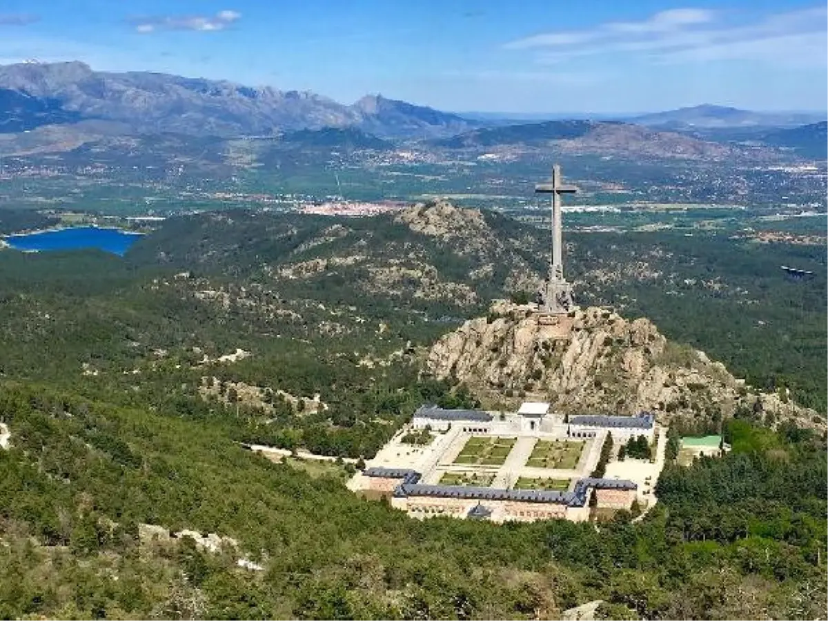 Genel Kurul Onayladı: İspanya Eski Diktatörün Kemiklerini Naklediyor