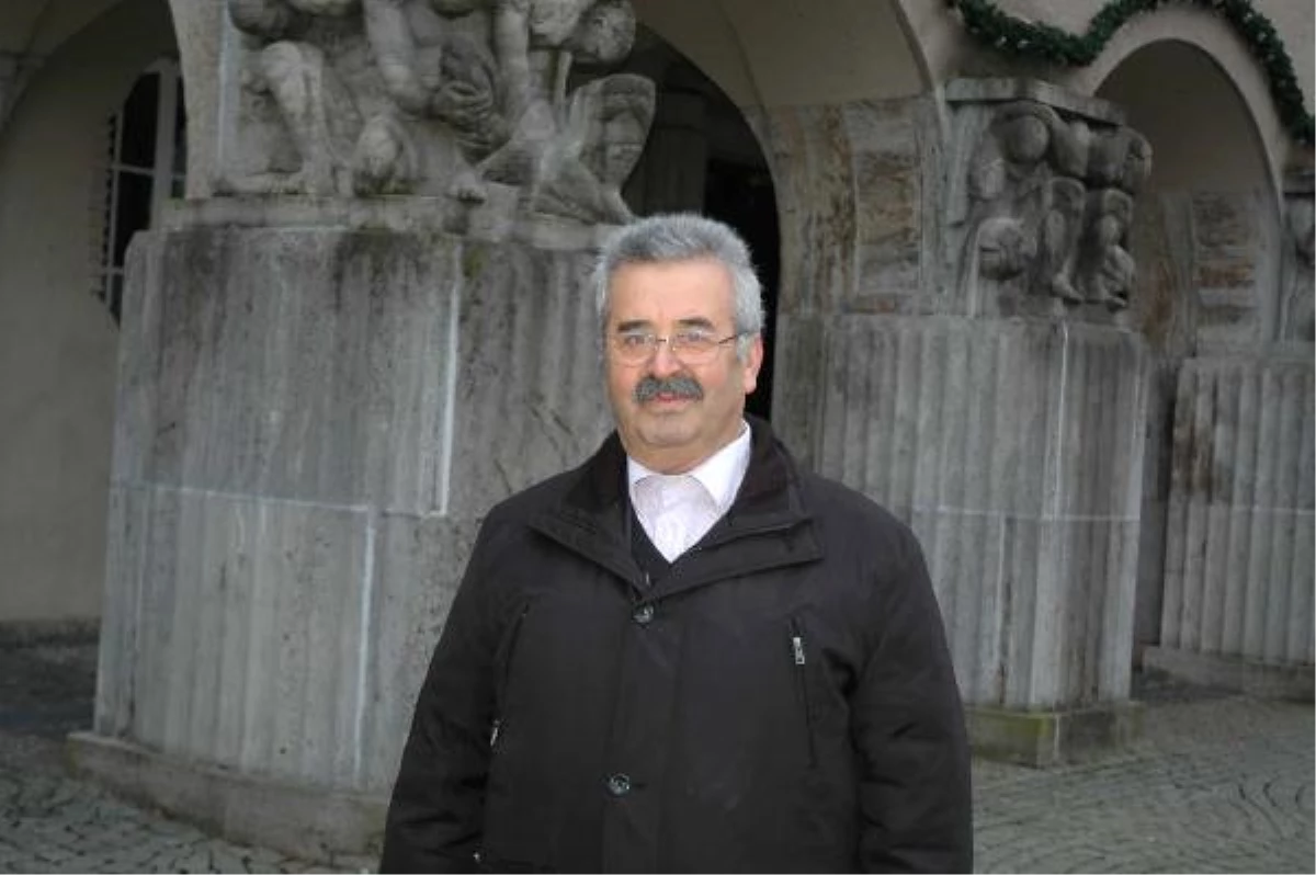 İbrahim Tuner Delmenhorst\'te Onursal Meclis Üyesi Seçildi